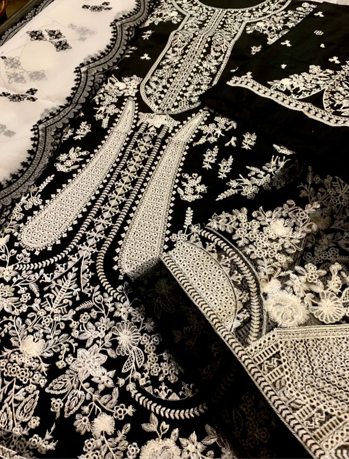 Elegant Embriodery 3PC