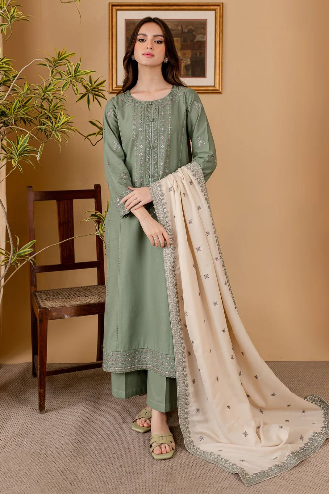 Elegant embroidery 3PC