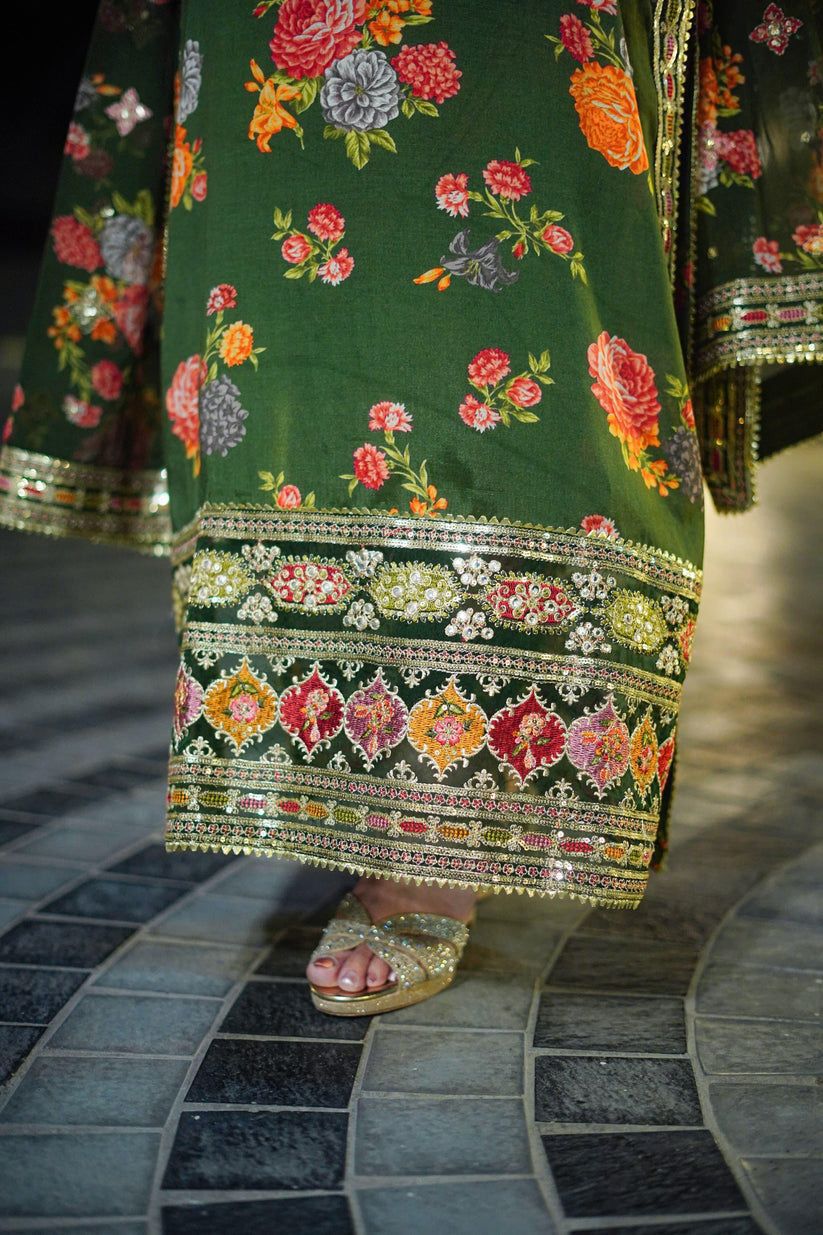 Elegant silk embroidered 3pcs